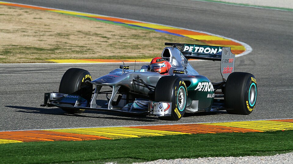Schumacher: Heckflügel wird ein Erfolg, Foto: Pirelli