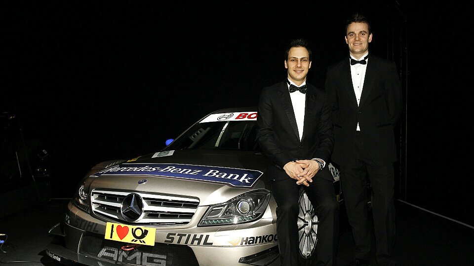 Gary Paffett und Jamie Green zeigten die modellgepflegte C-Klasse, Foto: DTM