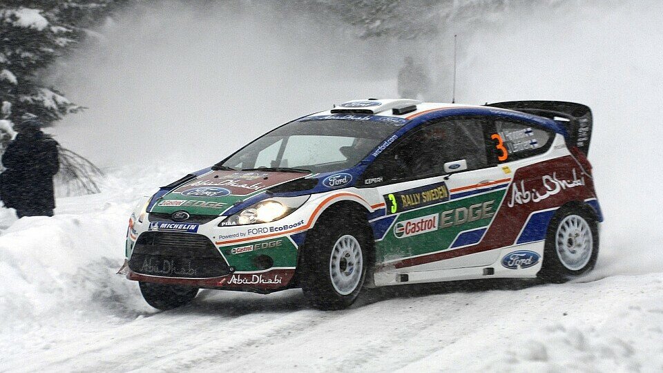 Mikko Hirvonen führt das WRC-Feld in den finalen Tag der Rallye Schweden, Foto: Sutton