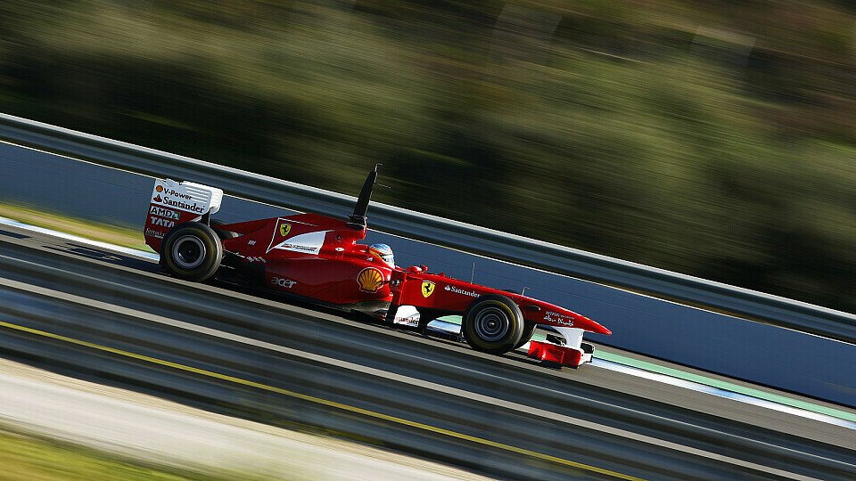 Fernando Alonso spulte in Jerez fast unzählige Runden im F150th Italia ab, Foto: Sutton