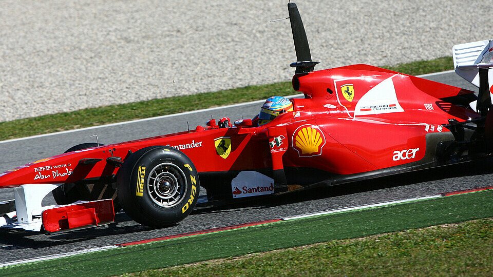 Fernando Alonso erwartet spannende Rennen, Foto: Pirelli