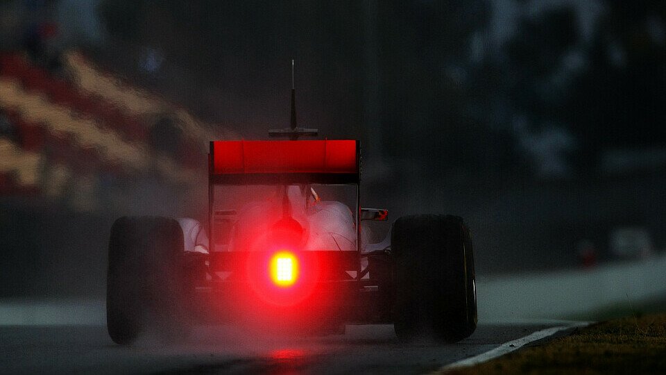 Bei den Tests in Barcelona hatte McLaren mit Problemen zu kämpfen, Foto: Sutton