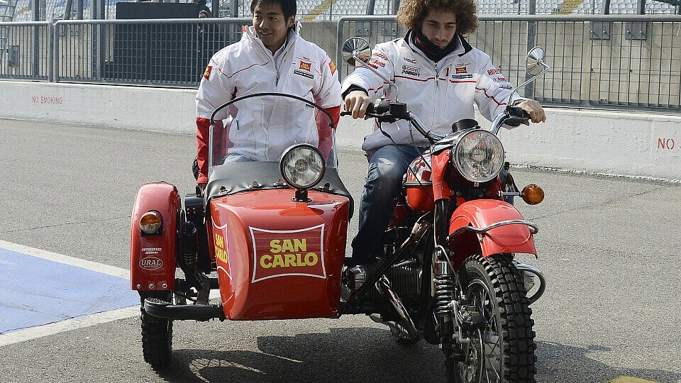 Für den Saisonauftakt werden Marco Simoncelli und Hiroshi Aoyama dieses Gefährt dann doch gegen ein aktuelles Honda-Bike eintauschen, Foto: Gresini Honda