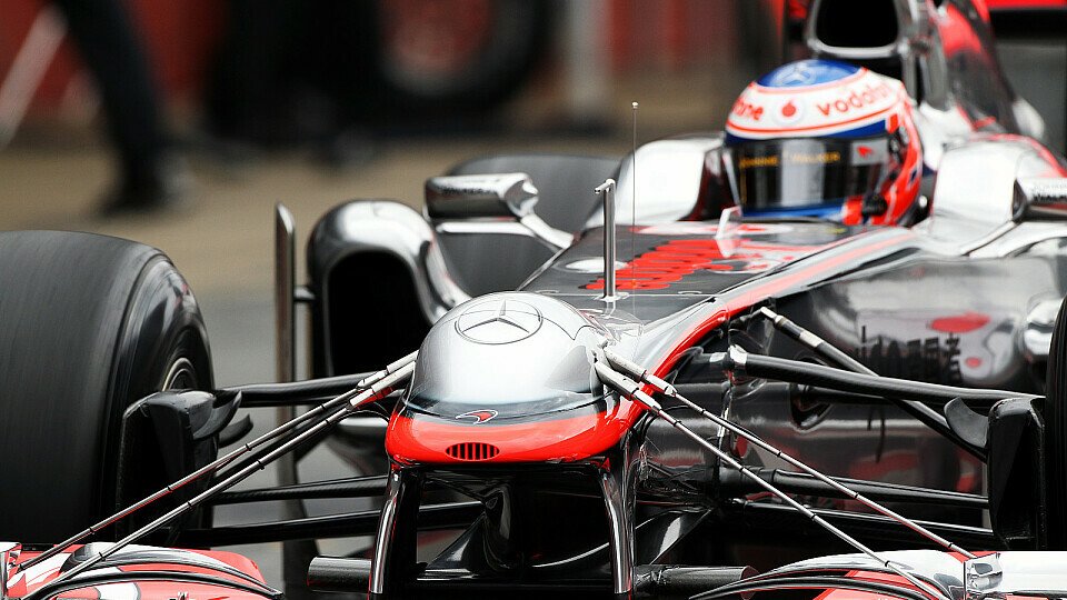 In jedem Fall ein Blickfänger - die Aufmerksamkeit hatten McLaren und Jenson Button mit der Buckelnase in Barcelona sicher, Foto: Sutton