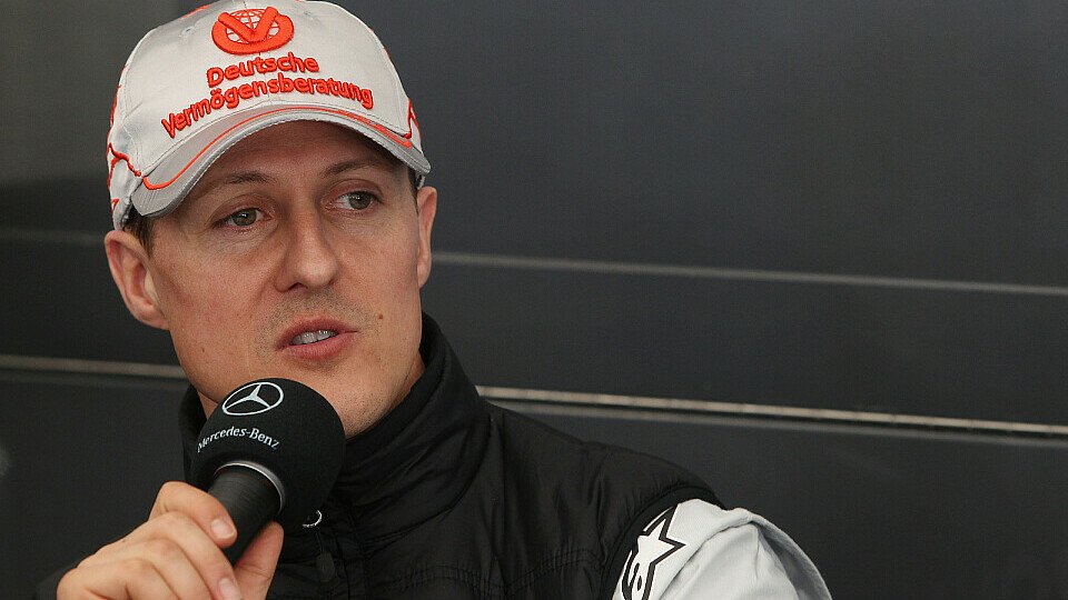 Michael Schumacher stand vor der Abreise Richtung Australien noch einmal Rede und Antwort und war zufrieden mit den Entwicklungen, Foto: Sutton