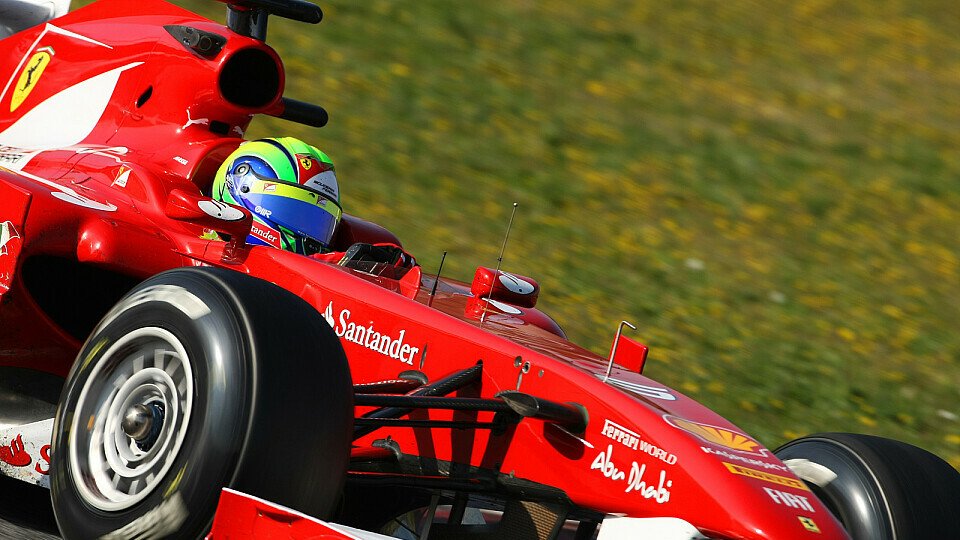 Ferrari-Teamchef Stefano Domenicali lässt die Pirelli-Reifen nicht als Ausrede gelten, Foto: Sutton
