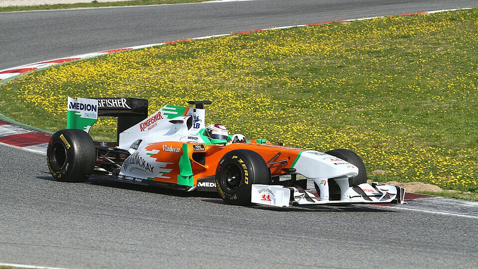 Adrian Sutil fühlt sich nach den Testfahrten schon wohl und will sich 2011 verbessern, Foto: Pirelli
