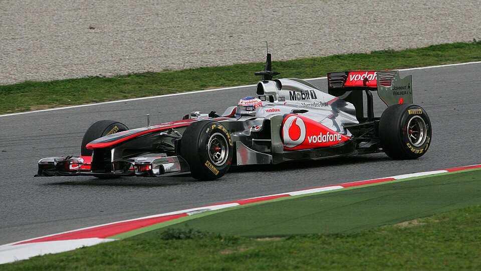 Bernie Ecclestone erwartet ein schwieriges Jahr für McLaren, Foto: Pirelli