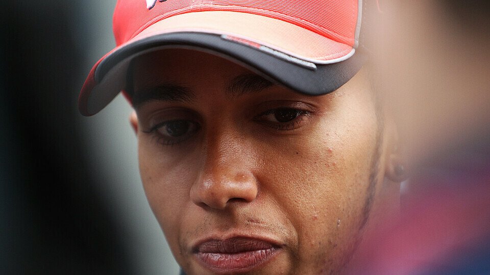 Lewis Hamilton wird auf die Reifen achten, Foto: Sutton