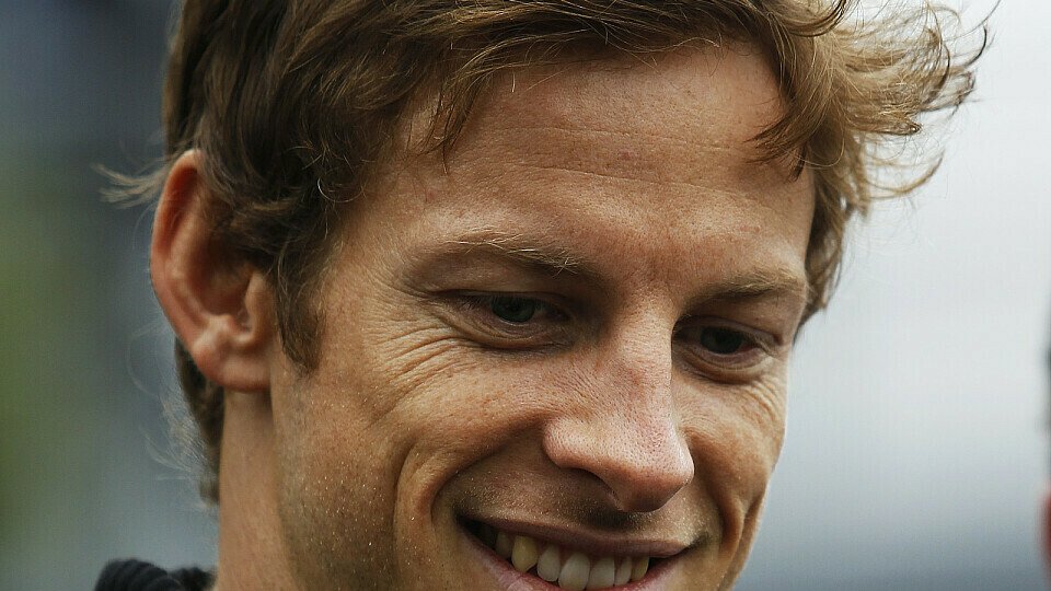 Jenson Button gefiel sein Ausflug auf den Mount Panorama sichtlich - der Weltmeister von 2009 erfüllte sich einen lang ersehnten Traum, Foto: Sutton