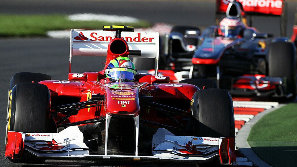 Button saß Massa in Melbourne lange im Genick - als er vorbeiging kürzte er ab und das hatte eine Strafe zur Folge, Foto: Sutton