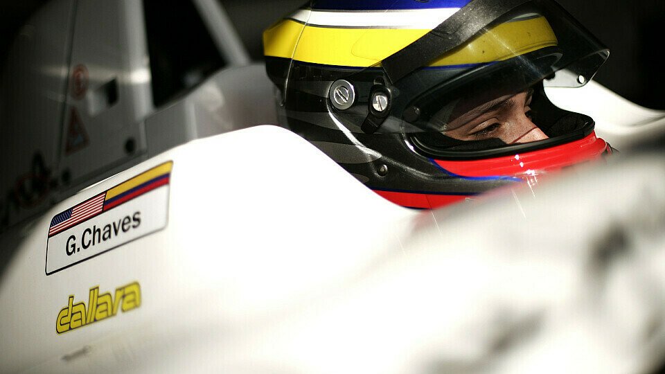 Gabby Chaves sitzt 2011 im GP3-Cockpit von Barwa Addax, Foto: GP3