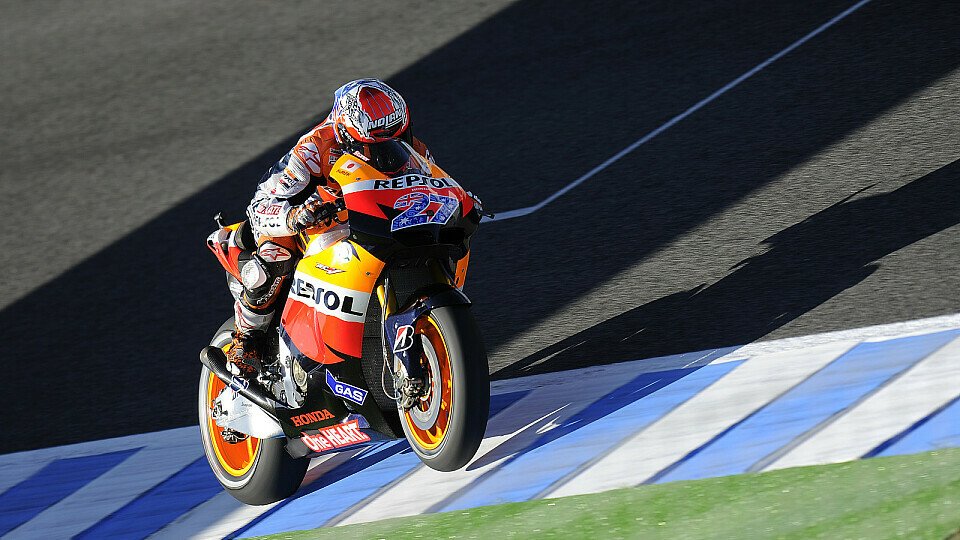Casey Stoner behielt die Gegner im Auge, Foto: Milagro