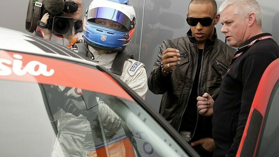 2011 fuhr Nicolas Hamilton bereits im Clio Cup, Foto: Sutton