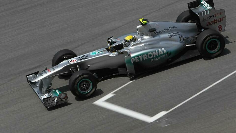 Nico Rosberg muss noch auf seinen ersten WM-Punkt 2011 warten, Foto: Mercedes-Benz