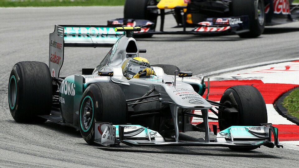 Nico Rosberg würde lieber mehr attackieren können, Foto: Sutton Nico Rosberg würde lieber mehr attackieren können, Foto: Sutton