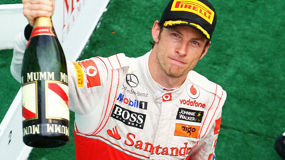 Prost! Jenson Button hatte sich den Champagner auf dem Podest nach dem starken Auftritt in Sepang redlich verdient, Foto: Sutton
