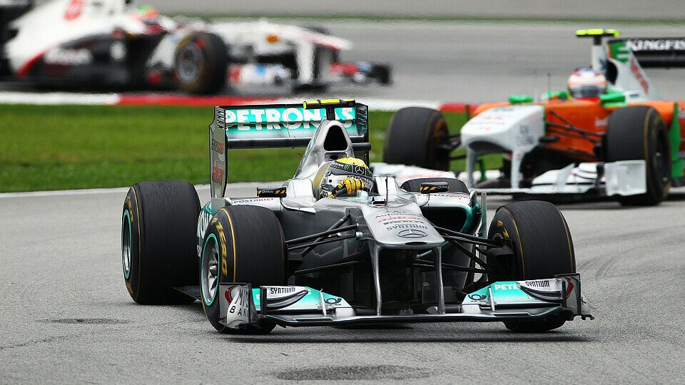 Das Feld rückt enger zusammen und Überholmanöver sind nicht länger Mangelware - Nico Rosberg gefällt die neue Formel 1, Foto: Sutton