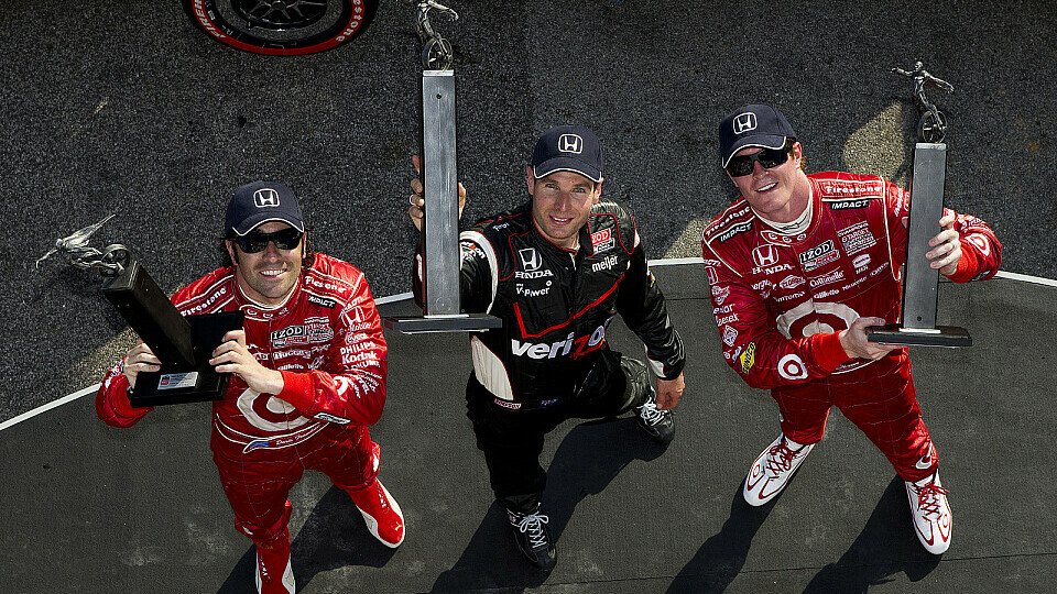 Scott Dixon und Dario Franchitti umzingelten Will Power, Foto: IndyCar