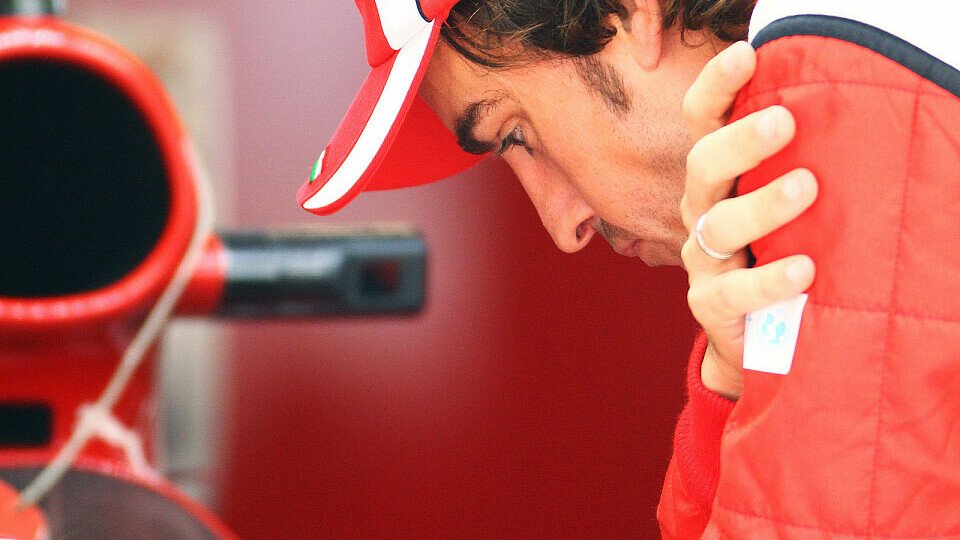 Hydraulikproblem bei Alonso, Foto: Sutton