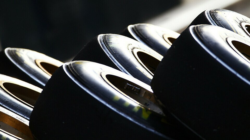 Pirelli will die neue, harte Mischung in Barcelona im Einsatz haben, Foto: Sutton