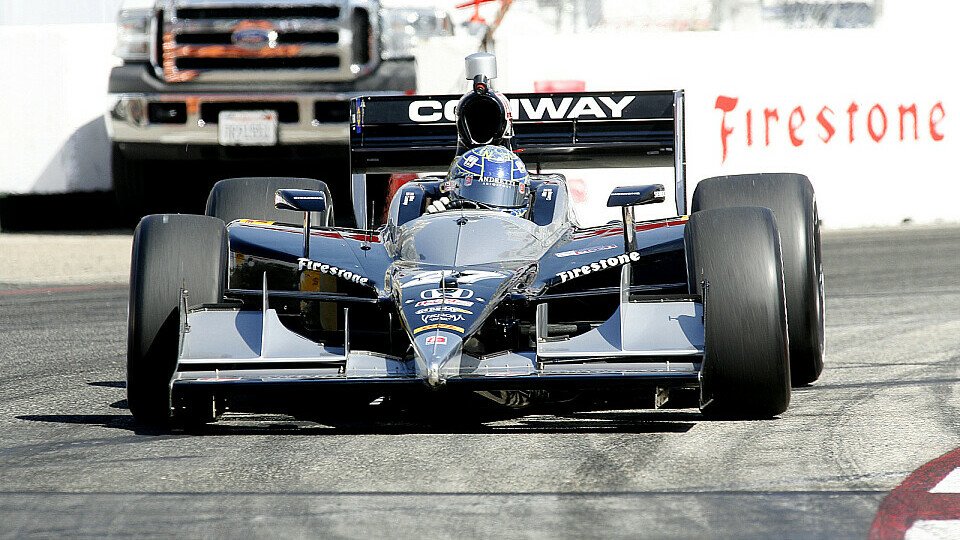 Mike Conway sicherte sich mit einer starken Aufholjagd nach einem verpatzen Boxenstopp auf dem engen Staßenkurs in Kalifornien doch noch seinen ersten IndyCar-Sieg, Foto: IndyCar
