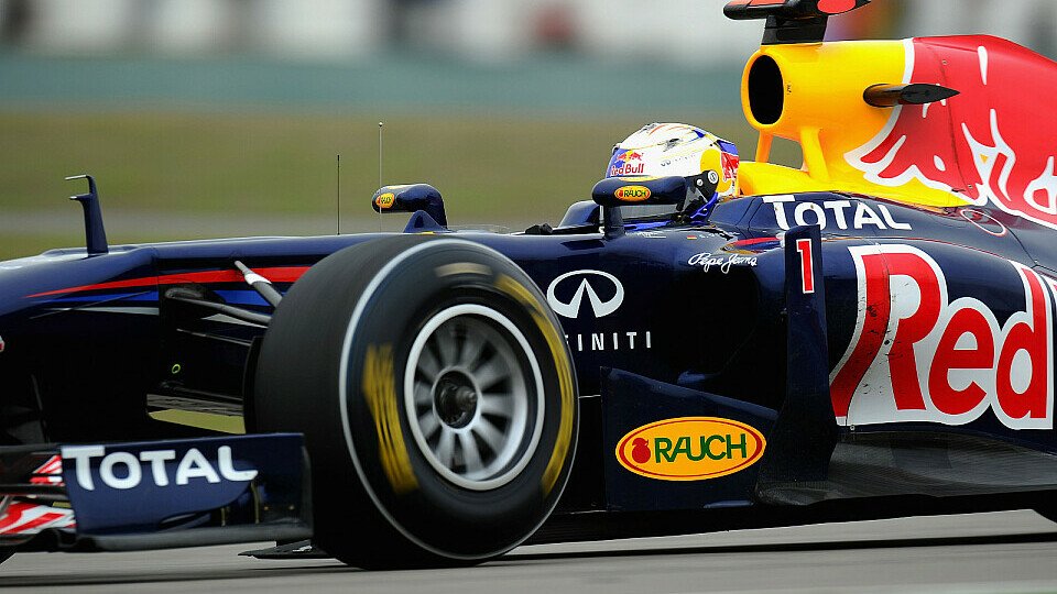 Sebastian Vettel verlor den Sieg an Lewis Hamilton, Foto: Red Bull