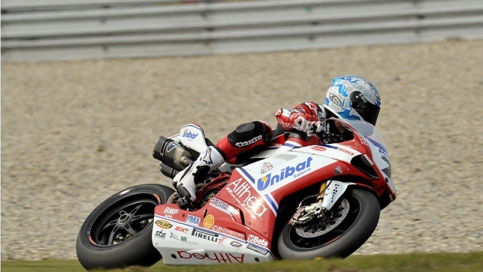 Carlos Checa hat in Assen im zweiten Lauf zum vierten Mal in diesem Jahr gewonnen, Foto: Althea Ducati