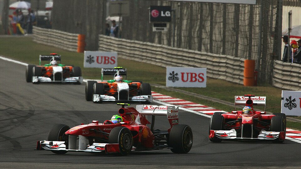 Fernando Alonso war in China auf einer Zwei-Stopp-Strategie unterwegs, Foto: Sutton