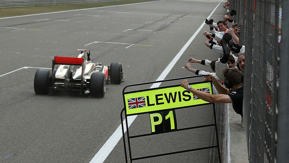 Lewis Hamilton konnte den Sieg in China so richtig genießen, Foto: McLaren