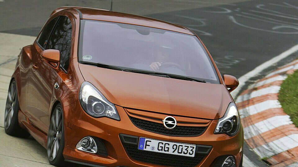 Die neue Opel OPC Nürburgring Edition im Karussell, Foto: Opel