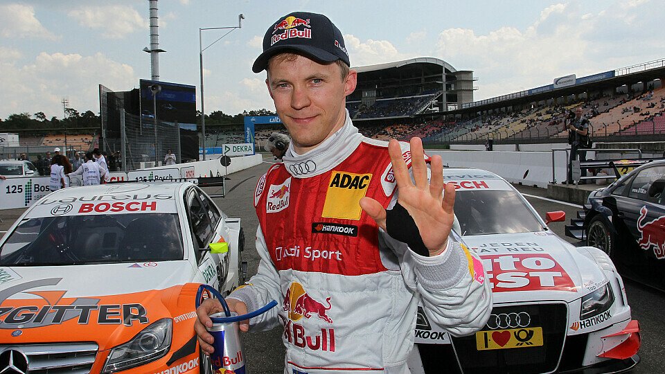 Mattias Ekström hatte sich beim Volleyball spielen das Handgelenk gebrochen, Foto: Audi