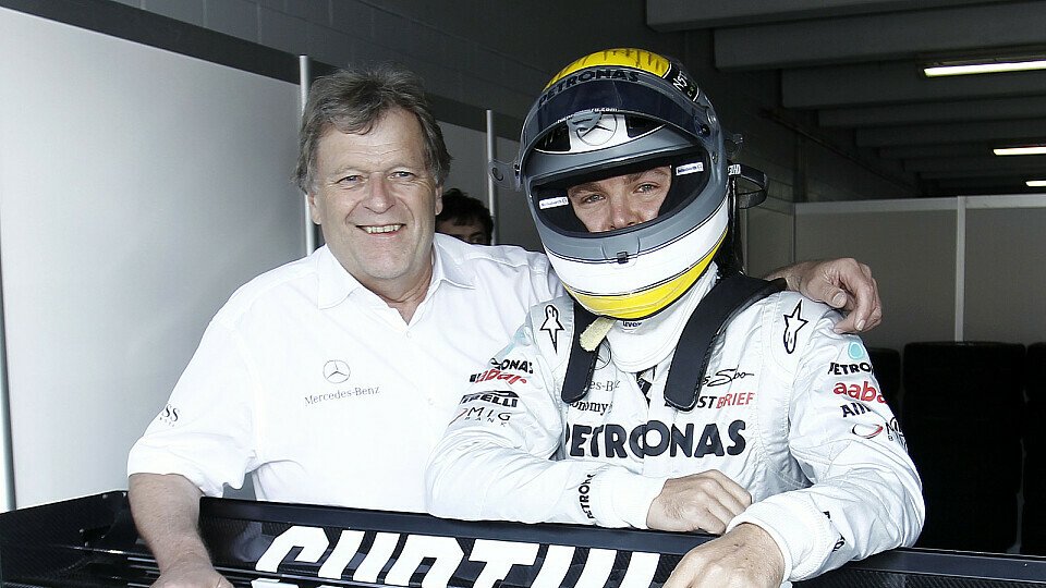 Die große Frage: Welche Fahrer starten auch 2012 für Mercedes in der DTM?, Foto: DTM Die große Frage: Welche Fahrer starten auch 2012 für Mercedes in der DTM?, Foto: DTM
