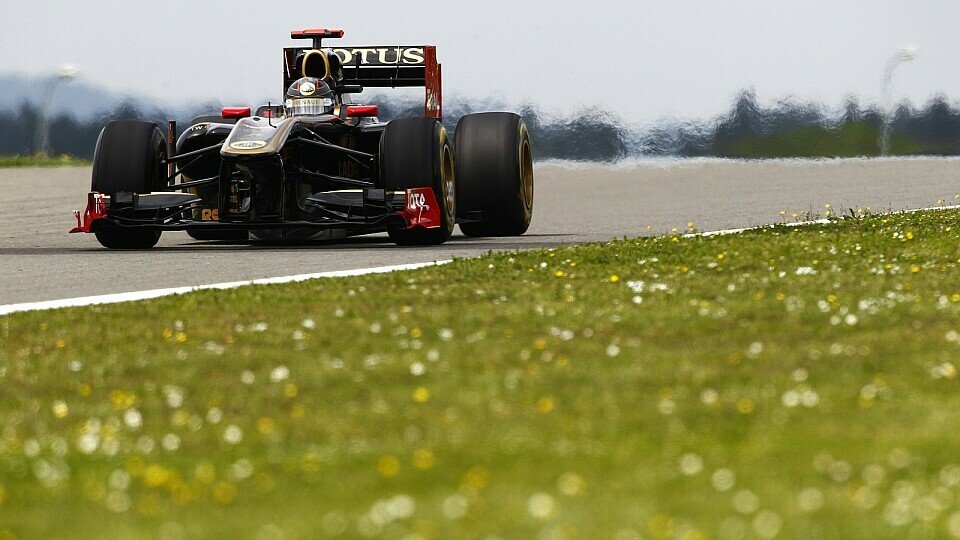 Heidfeld möchte aus der neunten Position angreifen, Foto: Lotus Renault