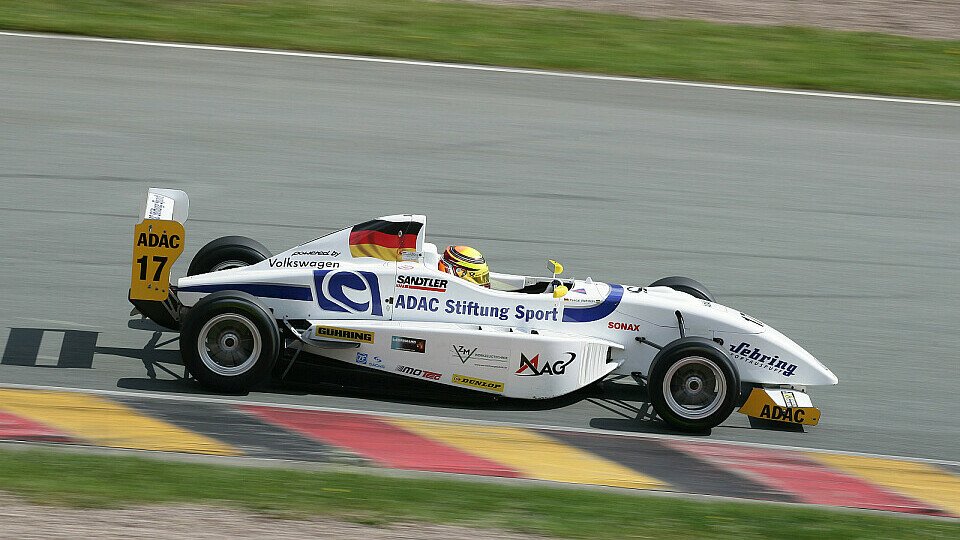 Pascal Wehrlein siegt im ersten Rennen in Zolder, Foto: Formel Masters