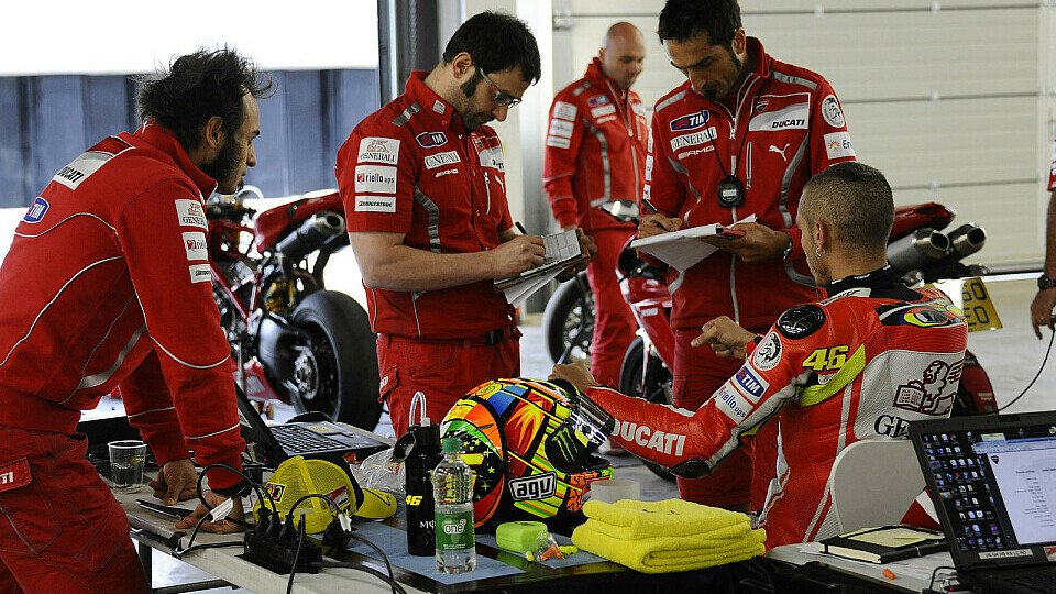 Valentino Rossi brachte viel Wissen mit zu Ducati, Foto: Ducati