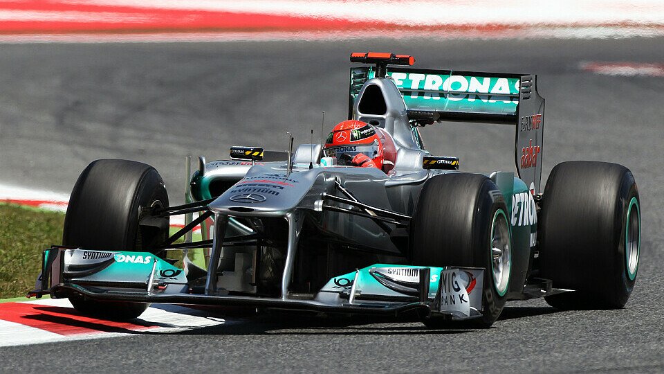 Schumacher will im Rennen überholen, Foto: Sutton