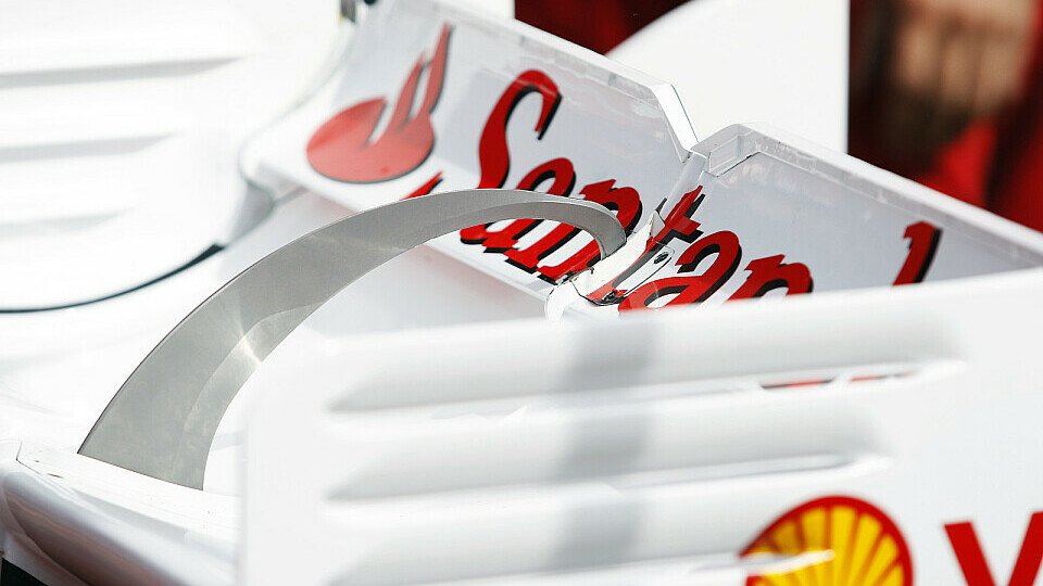 Die FIA war mit dem modifizierten Ferrari-Heckflügel nicht einverstanden, Foto: Sutton