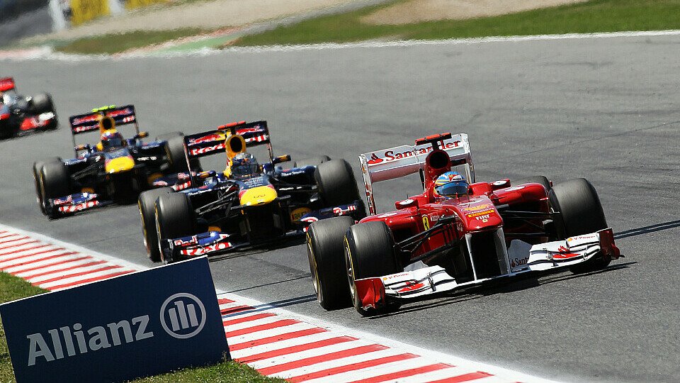 Fernando Alonso wurde beim Spanien GP überrundet, Foto: Sutton