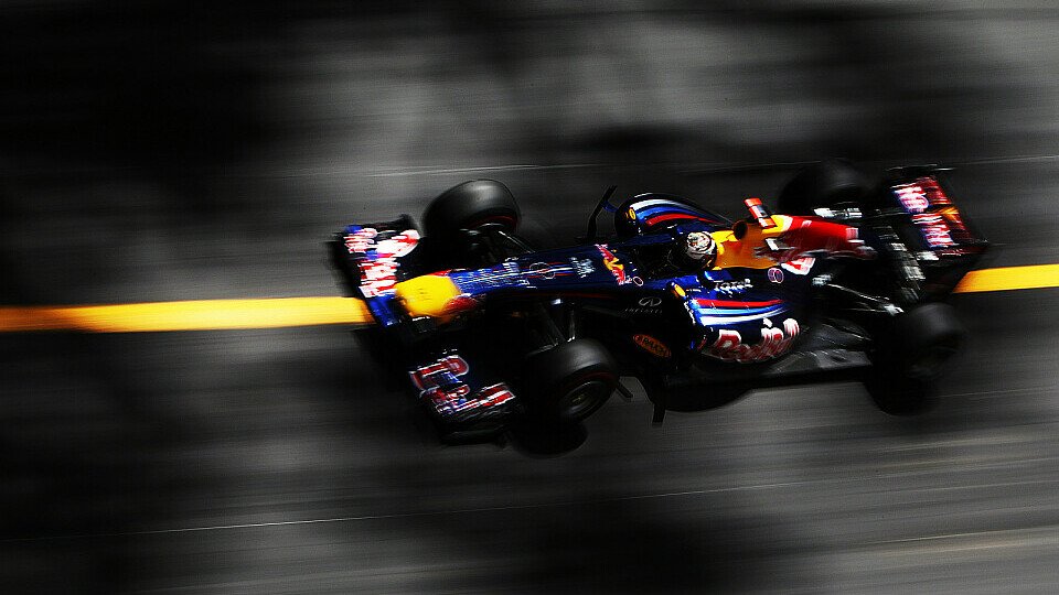 Wie auf Schienen - Sebastian Vettel düpierte die Konkurrenz auch im Qualifying zum Saison-Highlight in Monte Carlo, Foto: Sutton