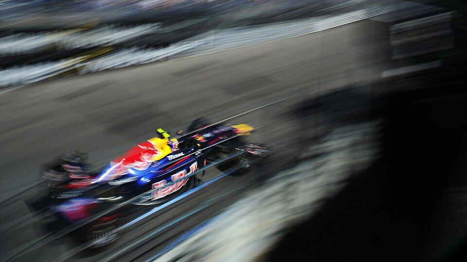 Mark Webber liegt in der Gesamtwertung auf Platz drei, Foto: Sutton