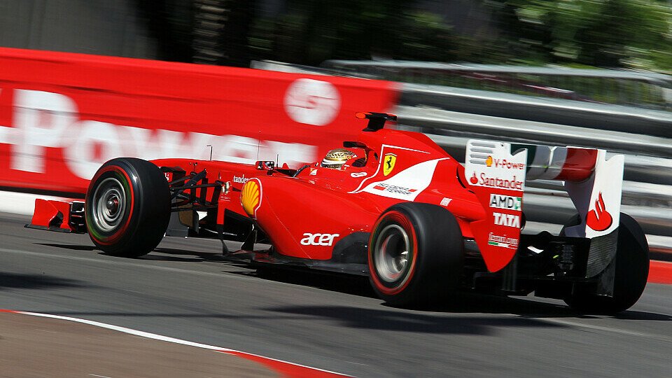 Fernando Alonso wollte Sebastian Vettel angreifen, Foto: Sutton