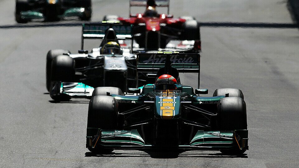 Tony Fernandes wünscht sich, dass kleine Formel-1-Teams die Großen so ärgern können wie im Fußball, Foto: Sutton