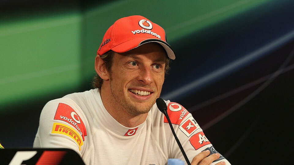 Jenson Button konnte sein Glück kaum fassen - nach dem sensationellen Sieg freut er sich nun auf die wohlverdiente Party, Foto: Sutton