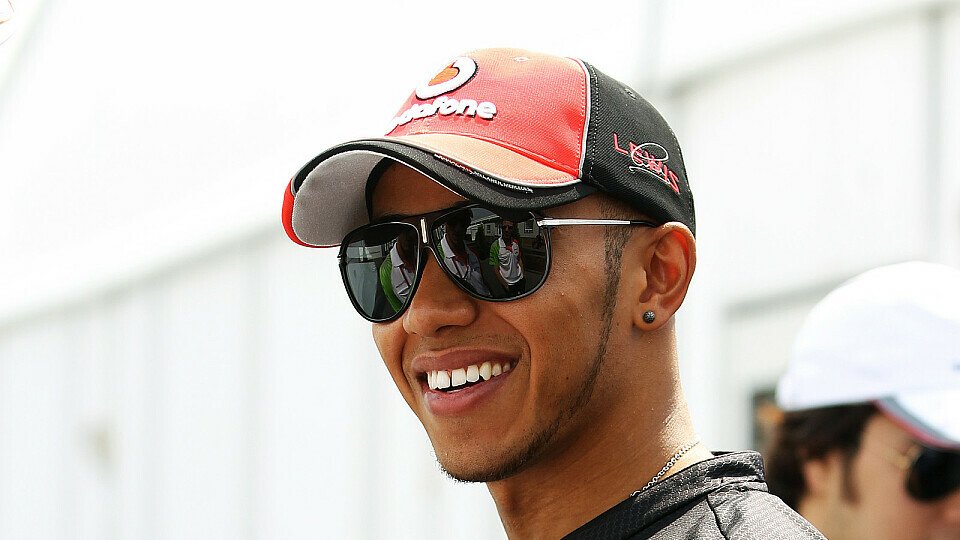 Lewis Hamilton entschuldigte sich bei allen Beteiligten, Foto: Sutton