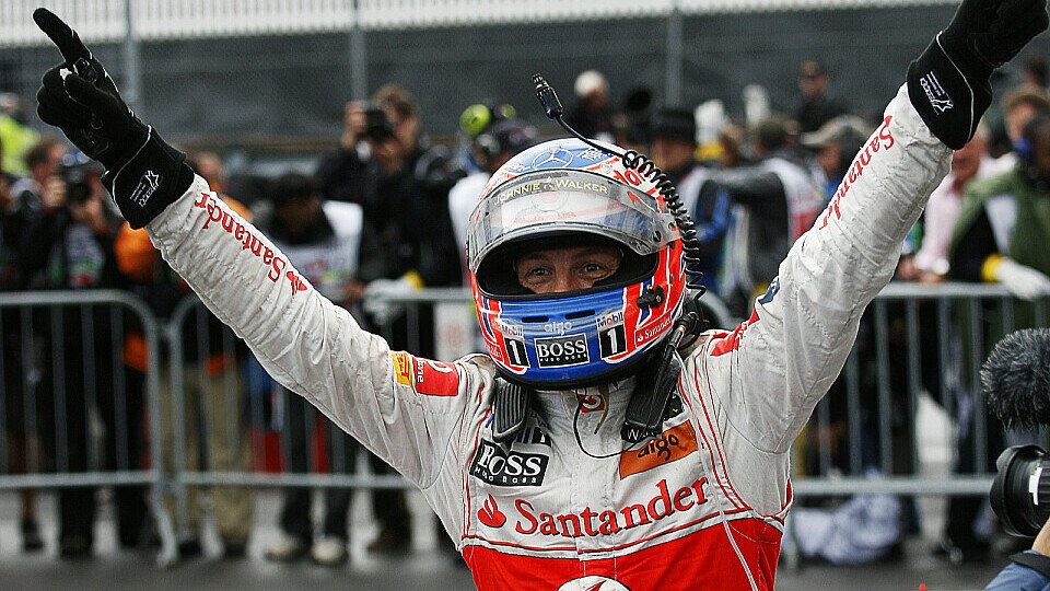 Der Jubel nach der Zieldurchfahrt kannte keine Grenzen - Jenson Button fuhr im Regen von Montreal das Rennen seines Lebens, Foto: Sutton