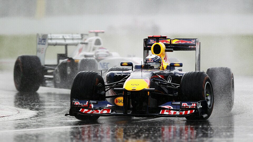 Sebastian Vettel musste sich ohne KERS durchschlagen, Foto: Red Bull
