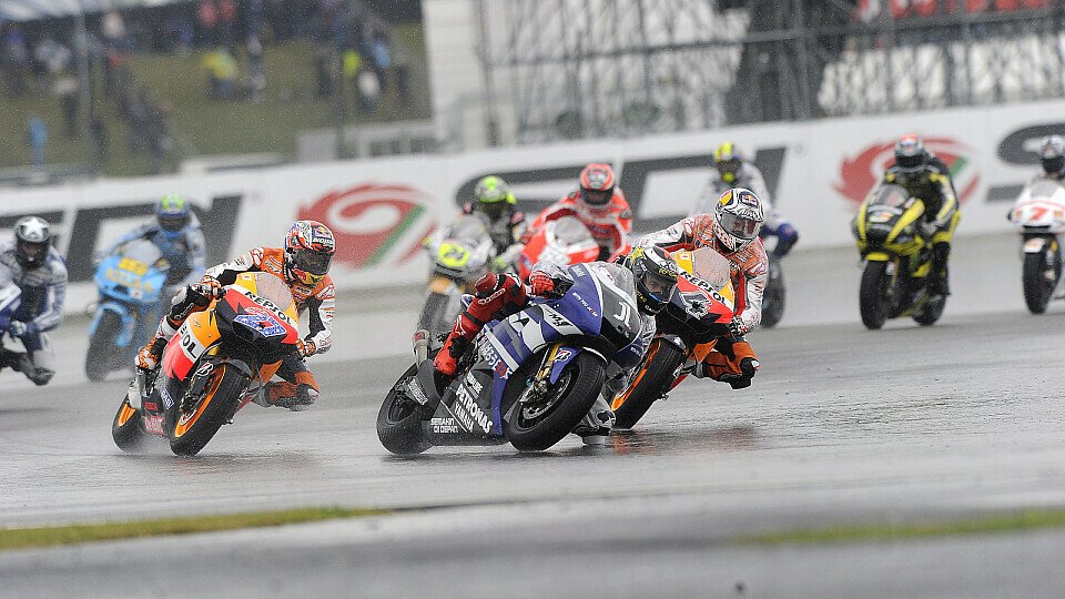 Wenn es regnet, wird die Sicht schlecht. In der MotoGP spricht man nun über die Einführung von Rücklichtern wie in der Formel 1., Foto: Milagro