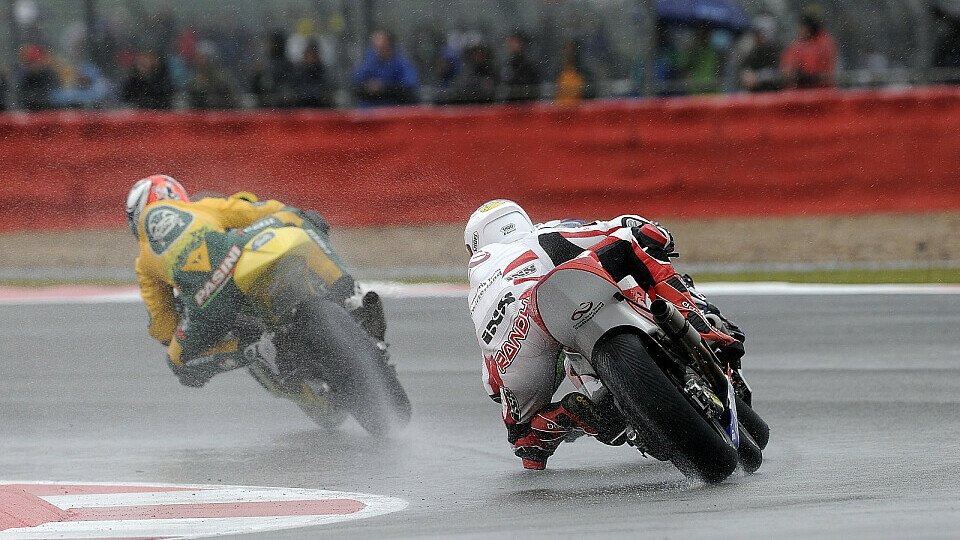 Krummenacher stürzte im ersten Training über das Vorderrad, Foto: Milagro
