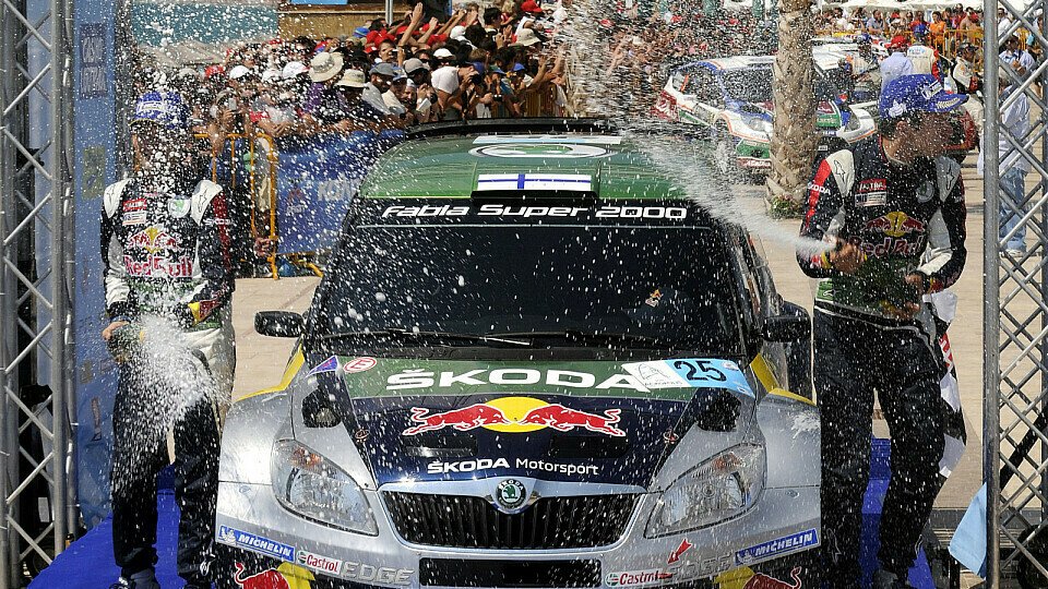 Juhu Hänninen freute sich über seinen ersten S-WRC-Sieg, Foto: Sutton